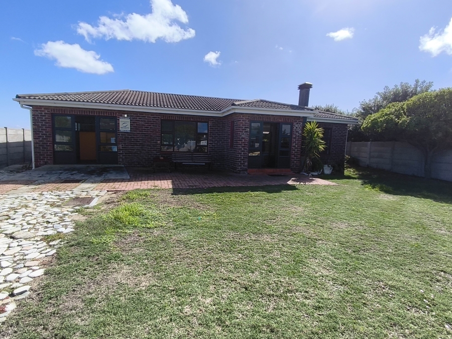 2 Bedroom Property for Sale in De Kelders Western Cape